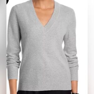 Aqua 100% Cashmere Women's V-Neck Sweater in Light Gray Size M